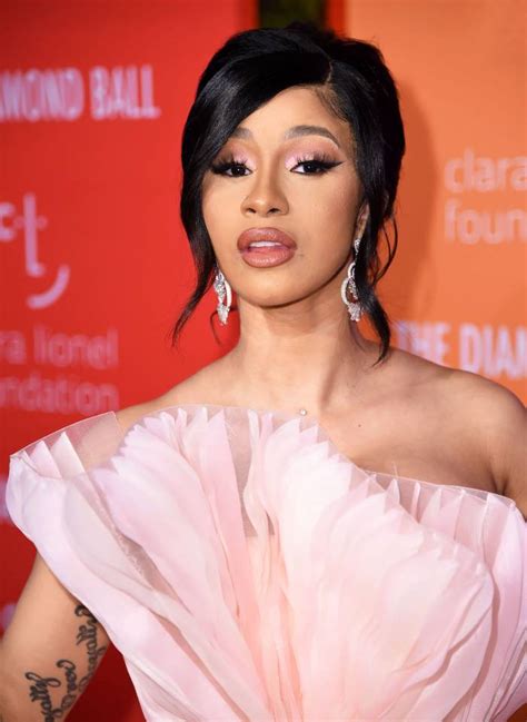 Cardi B Says Her DMs Have Been “Flooded” Since Splitting From。